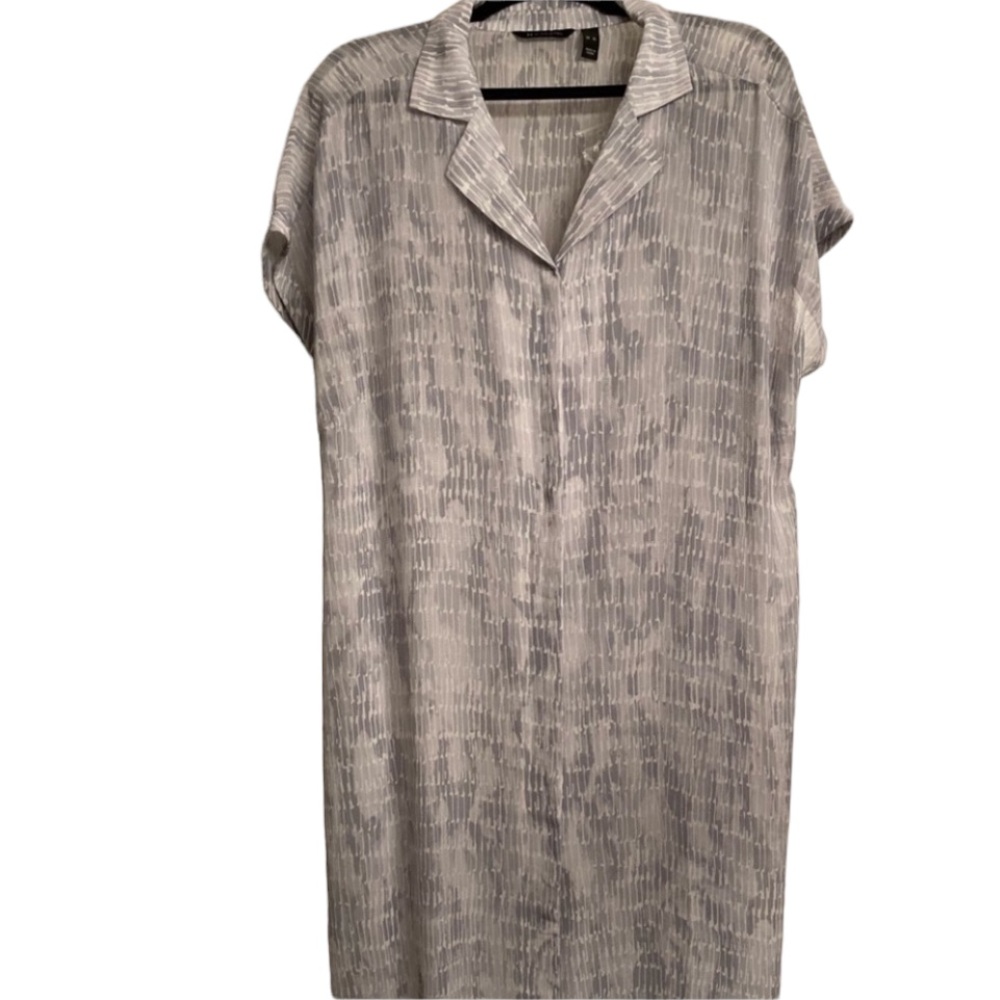 H by HALSTON silver/ gray button down cap sleeve duster or cover- up